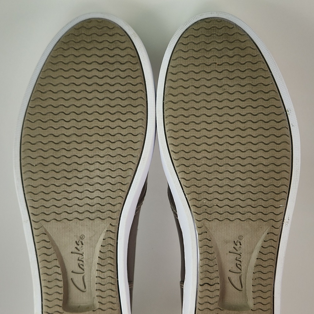 CLARKS GOLD Womens Pennies Size 9.5 GUC - Picture 6 of 16